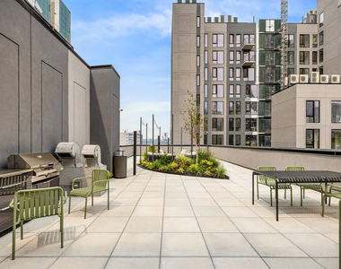 555 West 45th Street - Photo Thumbnail 12