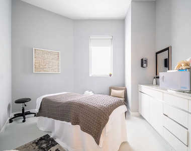 554 West 54th Street - Photo Thumbnail 2