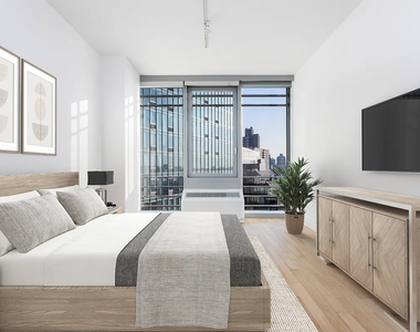 554 West 54th Street - Photo Thumbnail 3
