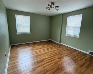 182 Newman Street - Photo Thumbnail 12