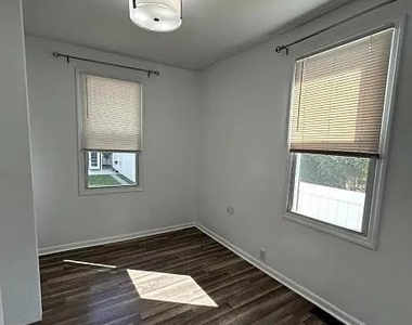 119 Columbus Place - Photo Thumbnail 3