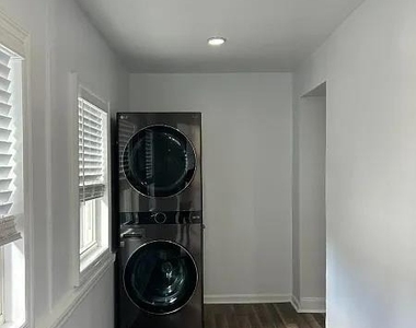 119 Columbus Place - Photo Thumbnail 7