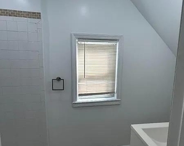 119 Columbus Place - Photo Thumbnail 6