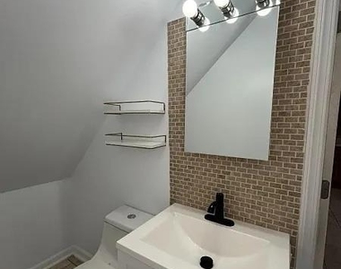 119 Columbus Place - Photo Thumbnail 5