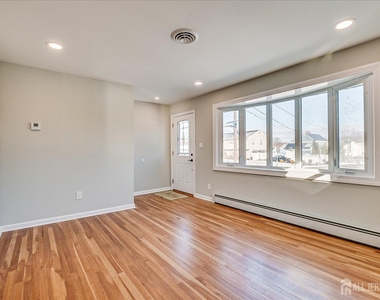 145 Somerset Avenue - Photo Thumbnail 2