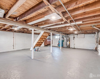 145 Somerset Avenue - Photo Thumbnail 25