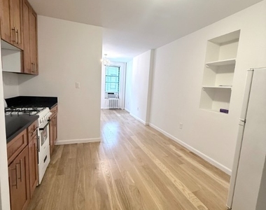 148 Sullivan Street - Photo Thumbnail 3