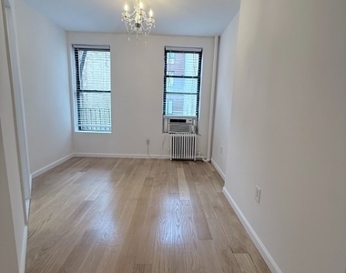 148 Sullivan Street - Photo Thumbnail 6