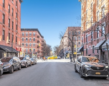 356 W 48th Street - Photo Thumbnail 11