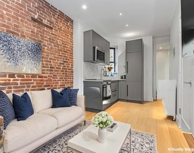 356 W 48th Street - Photo Thumbnail 3