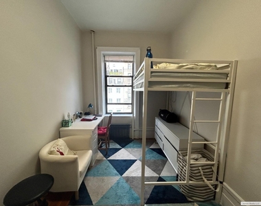 318 W 106th Street - Photo Thumbnail 2