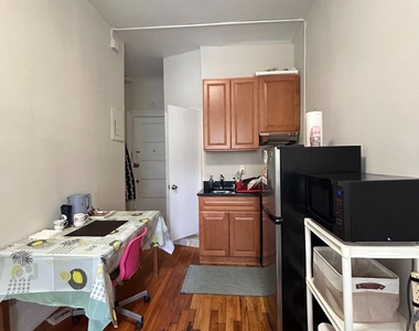 318 W 106th Street - Photo Thumbnail 3