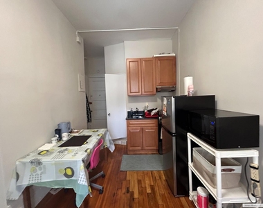 318 W 106th Street - Photo Thumbnail 5