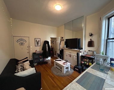 419 W 44th Street - Photo Thumbnail 1