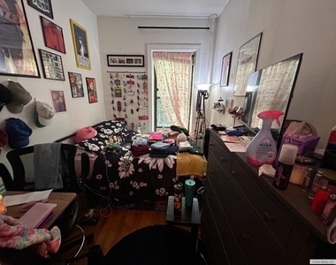 419 W 44th Street - Photo Thumbnail 15