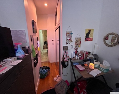 419 W 44th Street - Photo Thumbnail 16