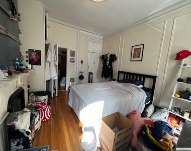 419 W 44th Street - Photo Thumbnail 3