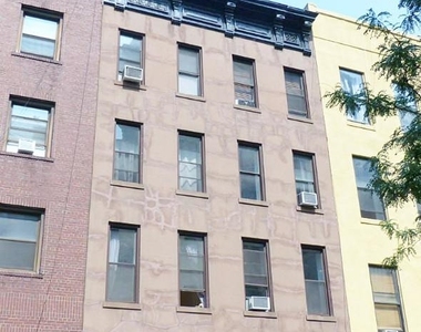 419 W 44th Street - Photo Thumbnail 13