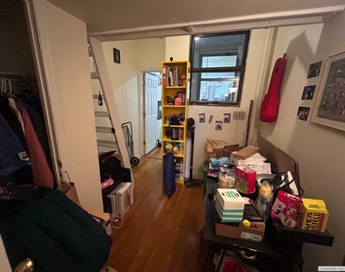 419 W 44th Street - Photo Thumbnail 10
