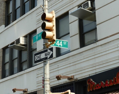 419 W 44th Street - Photo Thumbnail 14