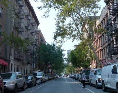 419 W 44th Street - Photo Thumbnail 12