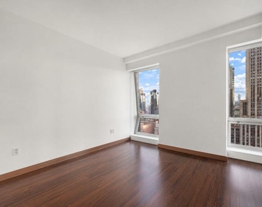 400 5th Avenue - Photo Thumbnail 5
