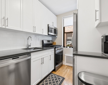 441 Convent Avenue - Photo Thumbnail 3