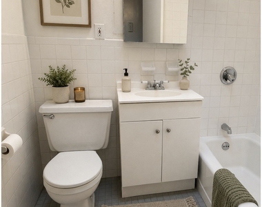 310 Bleecker Street - Photo Thumbnail 4