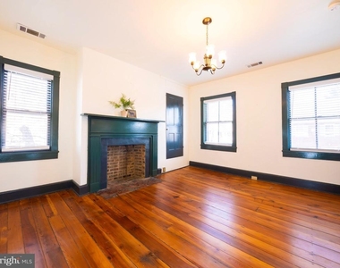 703 S Loudoun Street - Photo Thumbnail 18