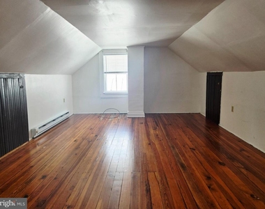 448 Loudoun Street N - Photo Thumbnail 11