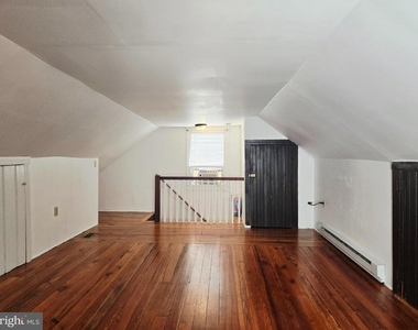 448 Loudoun Street N - Photo Thumbnail 12