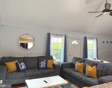 15609 Heth Drive - Photo Thumbnail 3