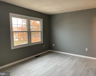 8262 Vernon Street - Photo Thumbnail 16