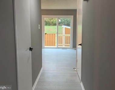 8262 Vernon Street - Photo Thumbnail 11