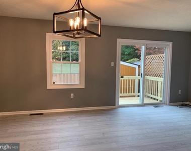 8262 Vernon Street - Photo Thumbnail 4