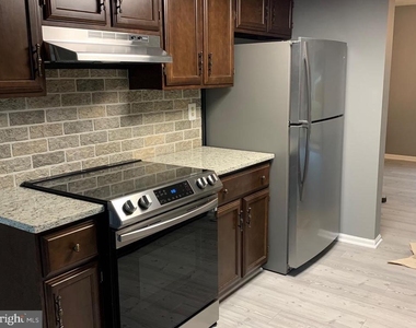 8262 Vernon Street - Photo Thumbnail 3