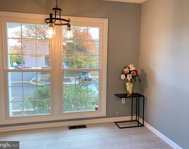 8262 Vernon Street - Photo Thumbnail 10