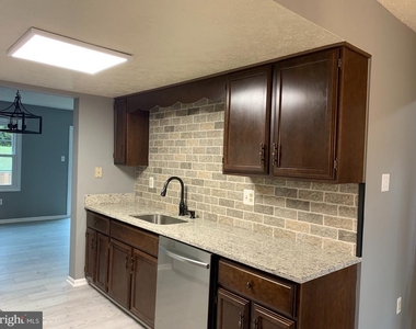 8262 Vernon Street - Photo Thumbnail 2