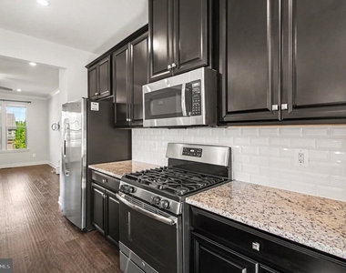 18143 Red Mulberry Road - Photo Thumbnail 10