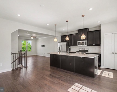 18143 Red Mulberry Road - Photo Thumbnail 11