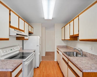 9555 Battery Heights Boulevard - Photo Thumbnail 8