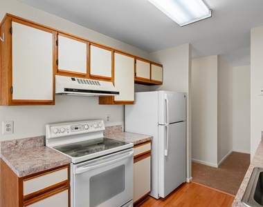 9555 Battery Heights Boulevard - Photo Thumbnail 10