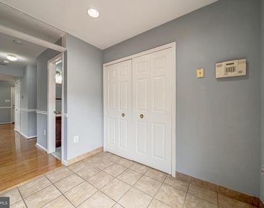 8593 Burlington Court - Photo Thumbnail 15