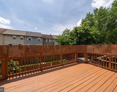 8593 Burlington Court - Photo Thumbnail 34