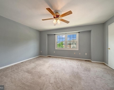 8593 Burlington Court - Photo Thumbnail 18