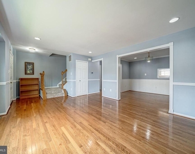 8593 Burlington Court - Photo Thumbnail 4