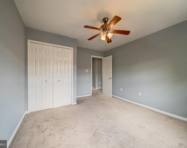 8593 Burlington Court - Photo Thumbnail 23