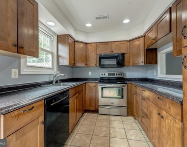 8593 Burlington Court - Photo Thumbnail 9