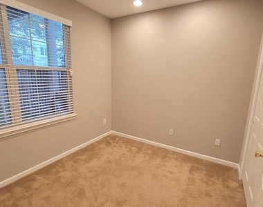20479 Greymont Terrace - Photo Thumbnail 4