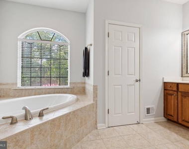 17205 Dewpoint Place - Photo Thumbnail 27